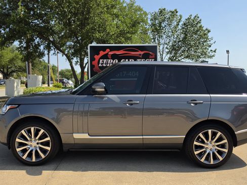 Used 2017 Land Rover Range Rover Supercharged AWD/4WD image 2