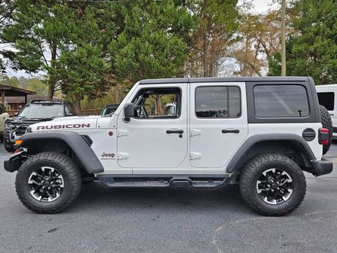 Used 2024 Jeep Wrangler Unlimited Rubicon w/ Technology Group image 5