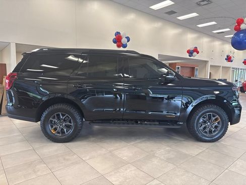 Used 2027 Ford Expedition Tremor w/ Driver's Package AWD/4WD image 9