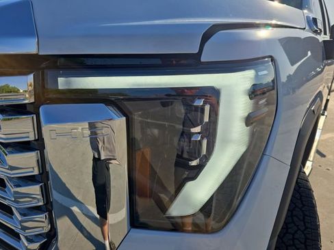 Used 2026 GMC Sierra 2500 Denali w/ Denali Reserve Package image 32
