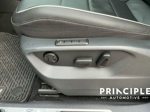 Used 2023 Volkswagen Tiguan SEL R-Line AWD/4WD image 29