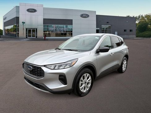 Used 2023 Ford Escape Active AWD/4WD image 5