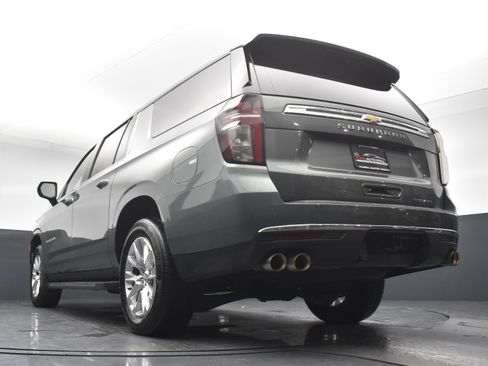 Used 2023 Chevrolet Suburban Premier RWD image 31