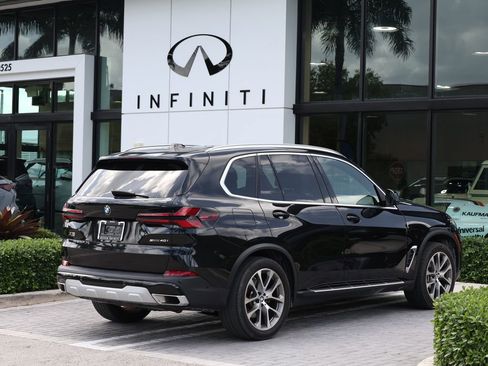 Used 2024 BMW X5 sDrive40i w/ Premium Package RWD image 4
