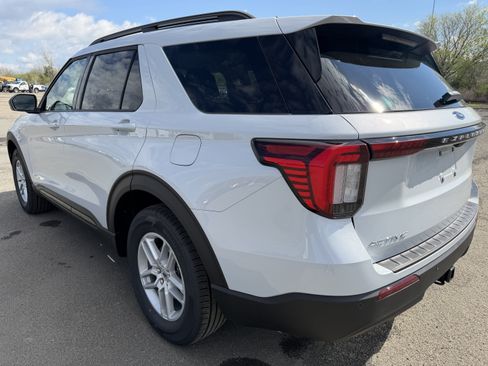 New 2026 Ford Explorer Active AWD/4WD image 3