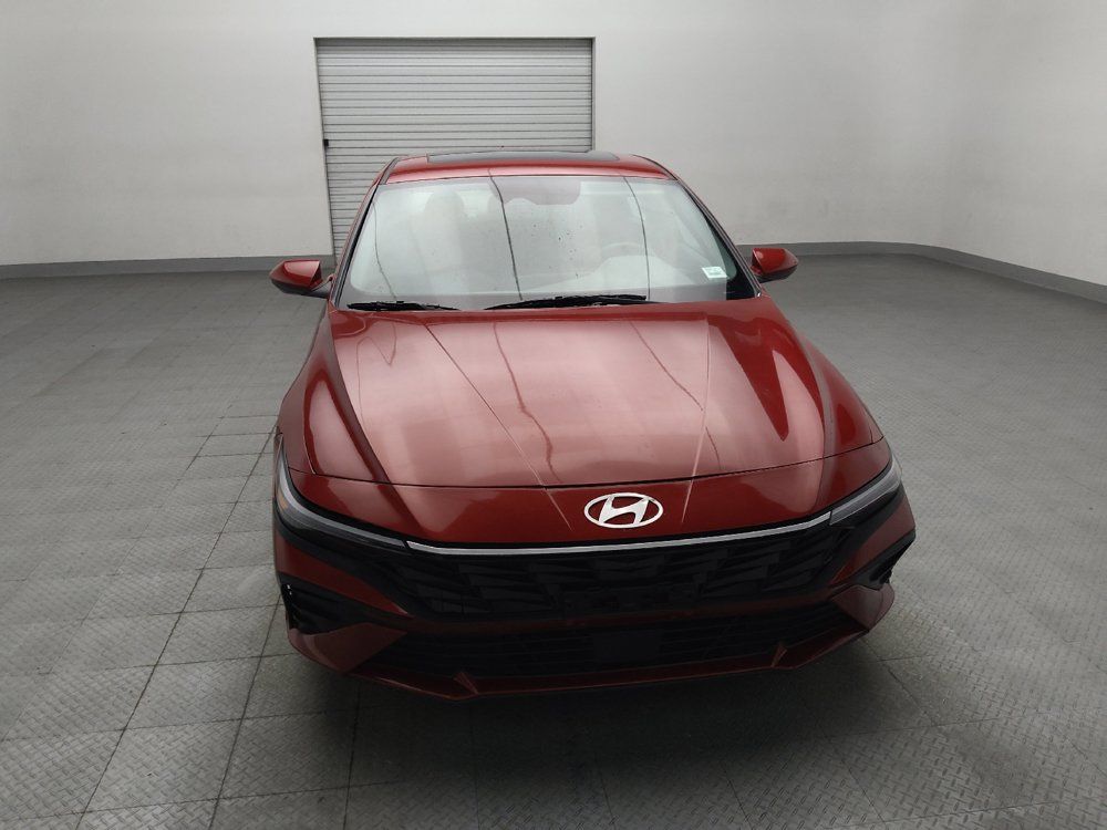 Used 2025 Hyundai Elantra SEL FWD image 14