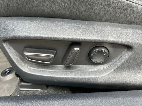 Certified 2025 Toyota Camry SE FWD image 17
