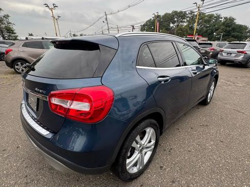 Used 2019 Mercedes-Benz GLA 250 4MATIC w/ Premium Package image 4