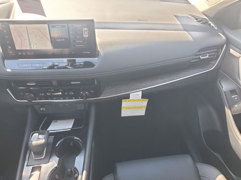 New 2026 Nissan Rogue Platinum w/ Platinum Premium Package AWD/4WD image 15
