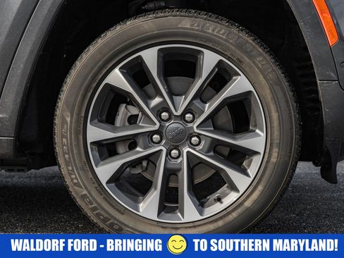 Used 2023 Jeep Grand Cherokee Overland image 19