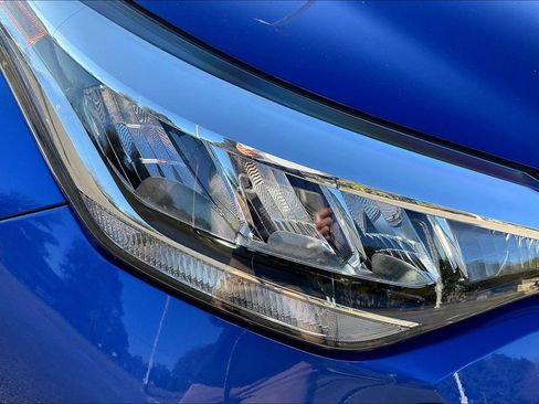 Used 2020 Toyota C-HR XLE FWD image 28