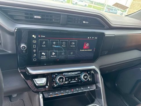 Used 2022 GMC Sierra 1500 Denali w/ Denali Reserve Package AWD/4WD image 21