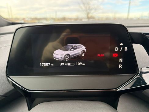 Used 2023 Volkswagen ID.4 Pro S Plus image 16