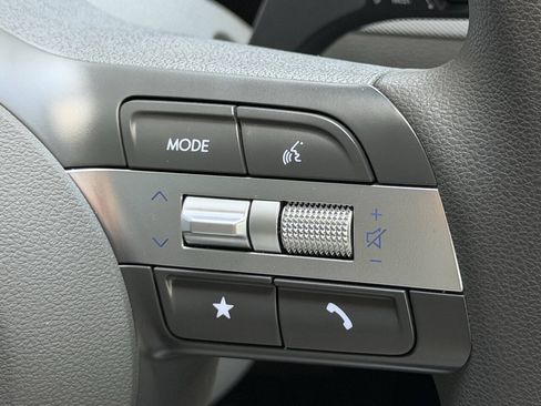 Used 2025 Hyundai Sonata SE FWD image 23