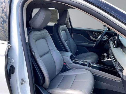 Used 2025 Lincoln Corsair FWD image 7