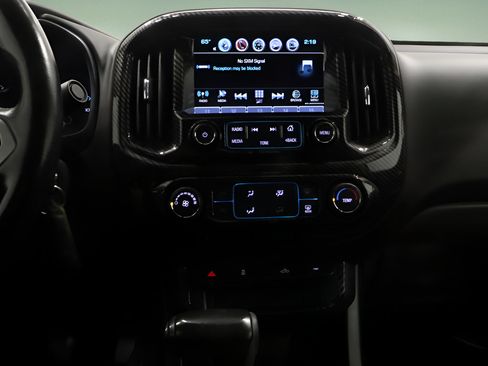 Used 2018 Chevrolet Colorado LT w/ LT Convenience Package AWD/4WD image 17