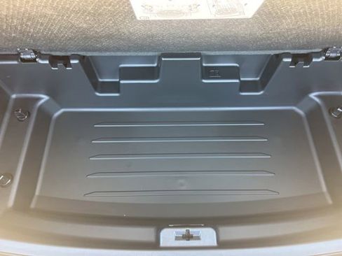 New 2026 Chevrolet Traverse LT w/ Midnight/Sport Edition FWD image 7