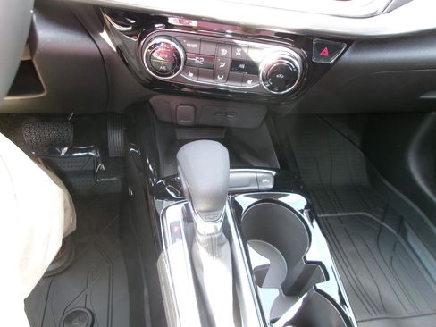 New 2026 Chevrolet Trax ACTIV FWD image 18