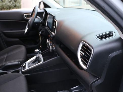 Used 2022 Hyundai Venue SEL w/ Cargo Package image 10