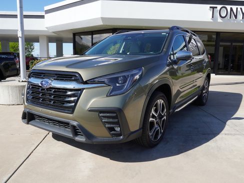 Used 2023 Subaru Ascent Limited w/ Technology Package AWD/4WD image 4