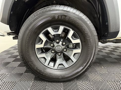 Used 2022 Toyota Tacoma TRD Off-Road image 8