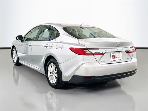 Used 2026 Toyota Camry LE w/ Convenience Package image 6