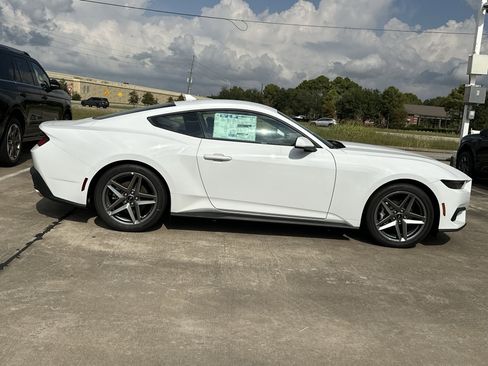 New 2025 Ford Mustang Coupe image 5