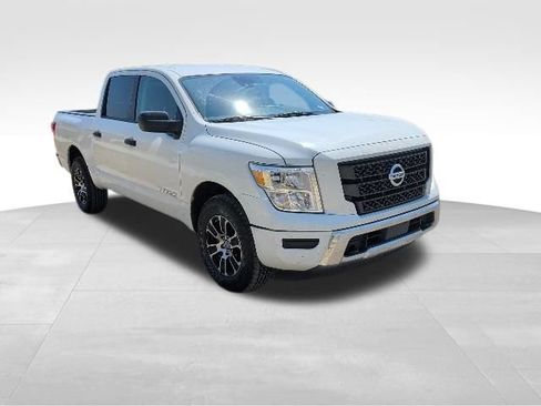 Used 2022 Nissan Titan SV AWD/4WD image 1