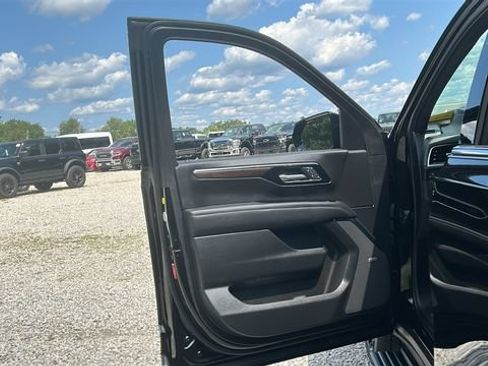 Certified 2025 Chevrolet Tahoe High Country AWD/4WD image 22