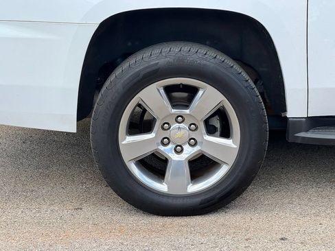 Used 2017 Chevrolet Suburban LT AWD/4WD image 7
