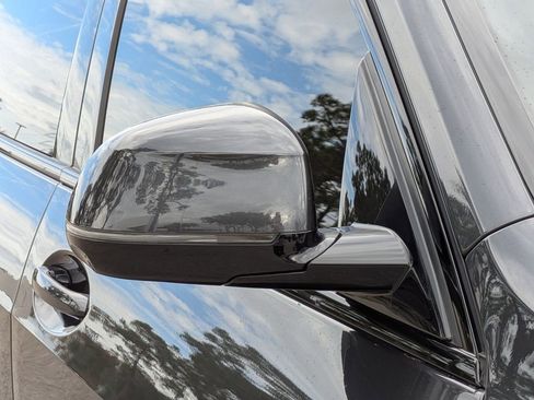 Used 2022 BMW X7 xDrive40i w/ Premium Package image 12