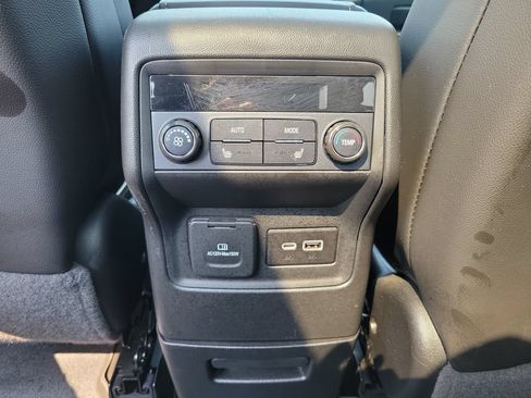 Used 2020 GMC Acadia Denali w/ Denali Ultimate Package AWD/4WD image 34