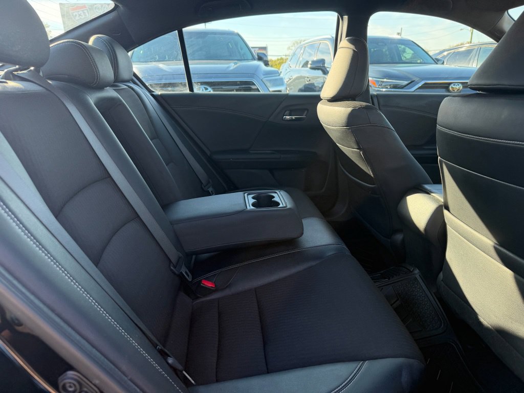 Used 2017 Honda Accord Sport image 15