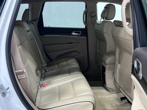 Used 2018 Jeep Grand Cherokee Overland AWD/4WD image 33