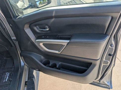 Used 2019 Nissan Titan PRO-4X AWD/4WD image 37
