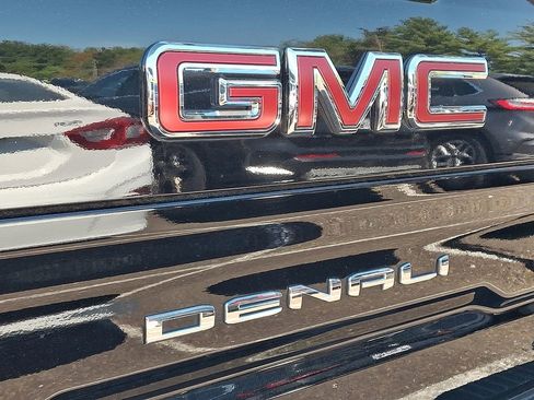 Used 2023 GMC Sierra 1500 Denali w/ Technology Package image 5