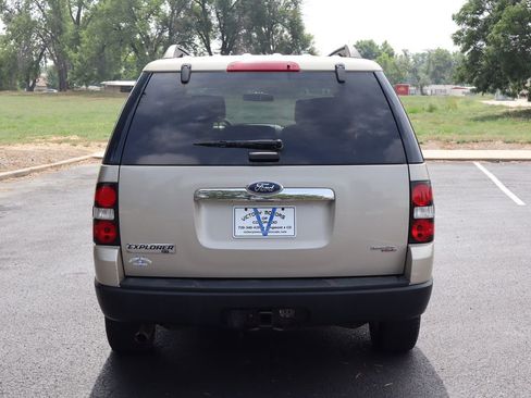 Used 2007 Ford Explorer XLT image 6