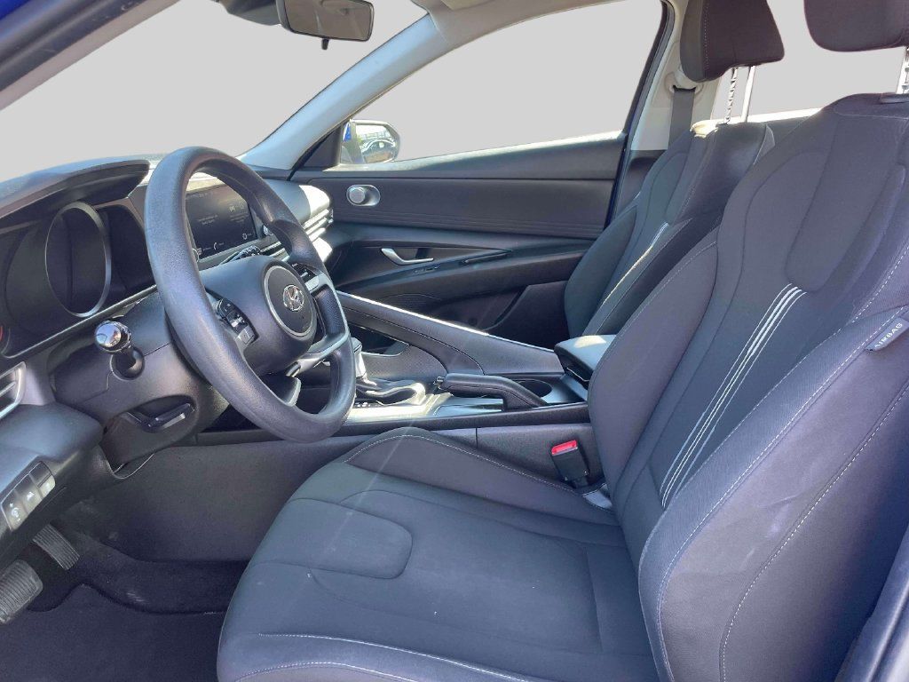 Used 2023 Hyundai Elantra SEL w/ Cargo Package FWD image 15
