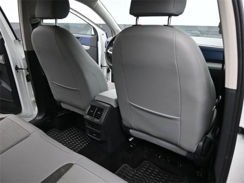 Used 2022 Volkswagen Taos SE image 25