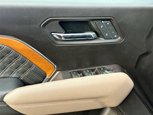 Used 2023 GMC Canyon Denali image 19