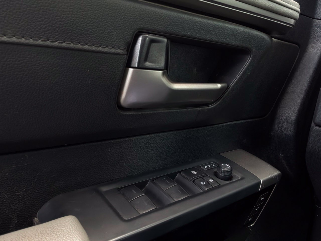 Used 2023 Toyota Tundra Limited AWD/4WD image 22