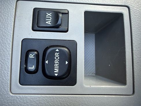 Used 2010 Toyota RAV4 2WD V6 image 35
