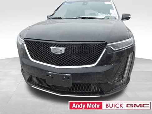 Used 2024 Cadillac XT6 Sport image 3