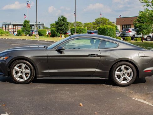 Used 2016 Ford Mustang Coupe RWD image 5