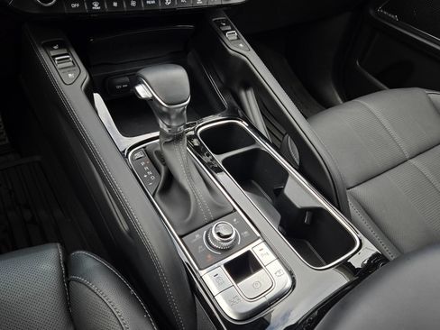 Used 2025 Kia Telluride SX w/ SX Captain's Chair Package AWD/4WD image 29
