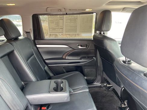 Used 2014 Toyota Highlander XLE image 20