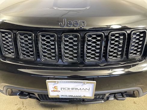 Used 2019 Jeep Grand Cherokee Laredo image 27