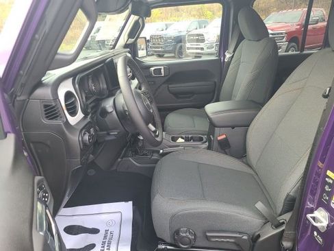 New 2026 Jeep Gladiator Sport AWD/4WD image 12