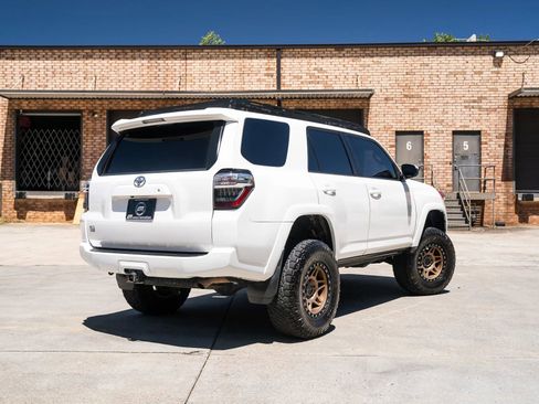 Used 2019 Toyota 4Runner SR5 AWD/4WD image 2