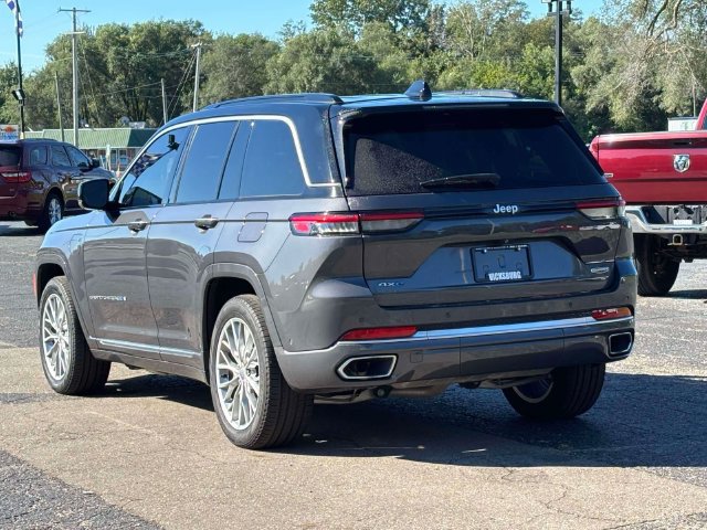 Used 2024 Jeep Grand Cherokee Summit AWD/4WD image 2